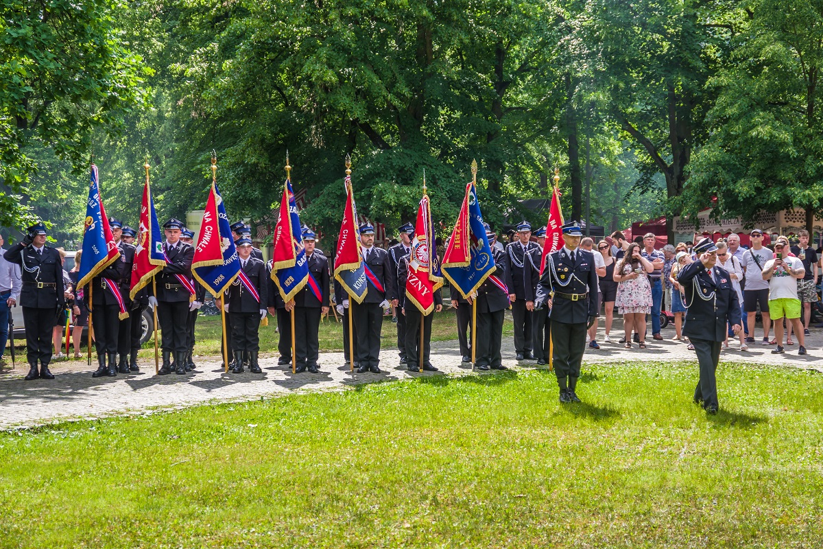 Uroczyste wciągnięcie Flagi Narodowej na maszt